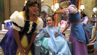 BIBBIDI BOBBIDI BOUTIQUE CASTLE EXPERIENCE at Magic Kingdom April 3 2016  beingmommywithstyle [upl. by Selig]