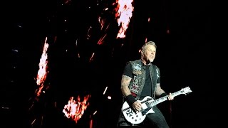 Metallica  Enter Sandman Reading 2015 [upl. by Anhcar758]