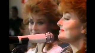 The Judds  Rockin With The Rhythm Mama Hes Crazy [upl. by Lesya]