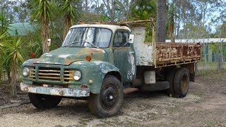 J5L Bedford Tip Truck startup and move [upl. by Nilauqcaj]