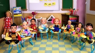 School started  Elsa and Anna toddlers  first day  new students  Barbie is teacher  classroom [upl. by Zaccaria]