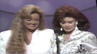 The Judds  Love Can Build a Bridge amp Win Vocal Duo  ACMs 1991 [upl. by Peltz]