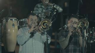 Calibre 50  Los Diablos Fuera En Vivo [upl. by Jegger]