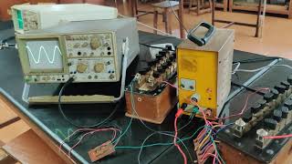 Wein bridge oscillator [upl. by Hiller]